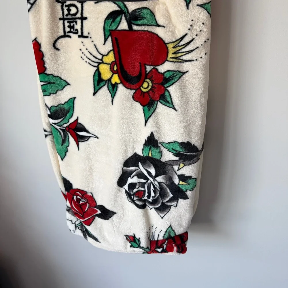 New Ed Hardy Cream Black Red Throw Blanket 60x70 Roses Skull Gothic Heart Y2K